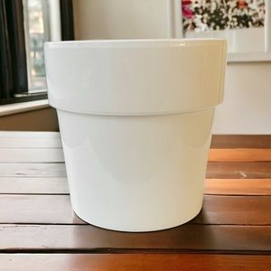 Glossy white ceramic planter pot. 5” diameter. 5” high. New w/out tags.